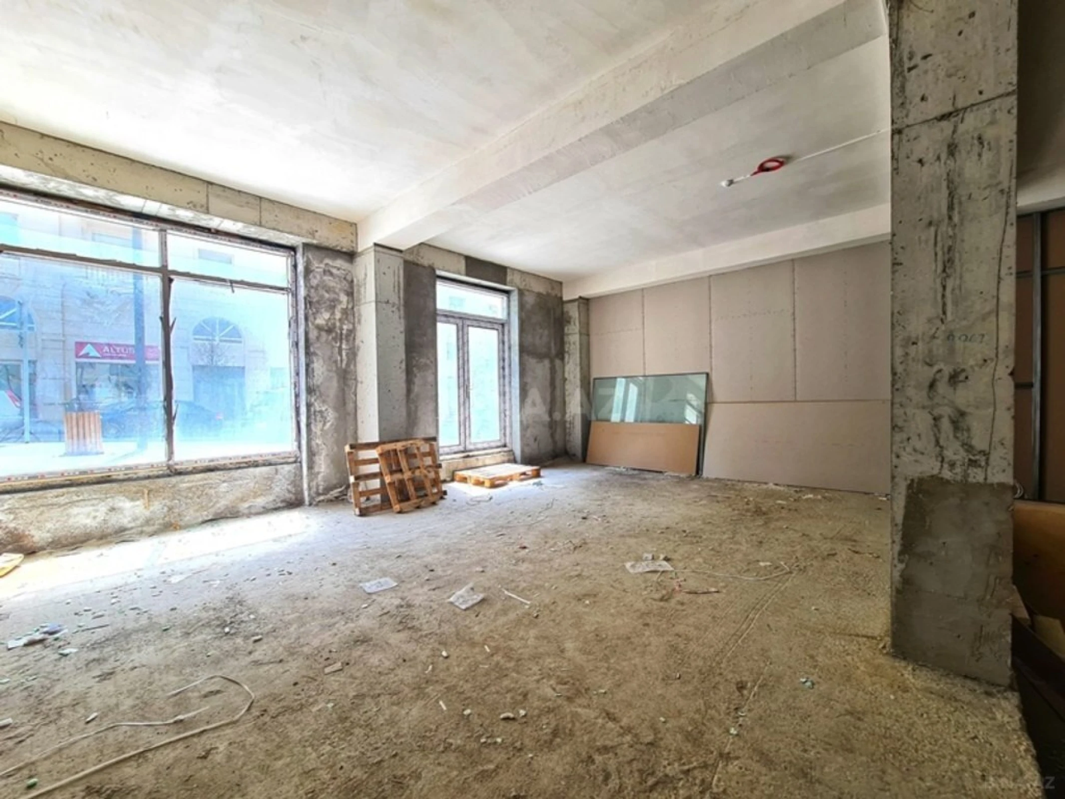 Kirayə verilir obyekt 95 m²