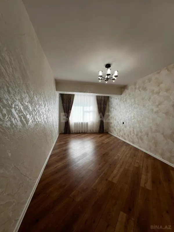 Satılır 4 otaqlı mənzil 156 m²