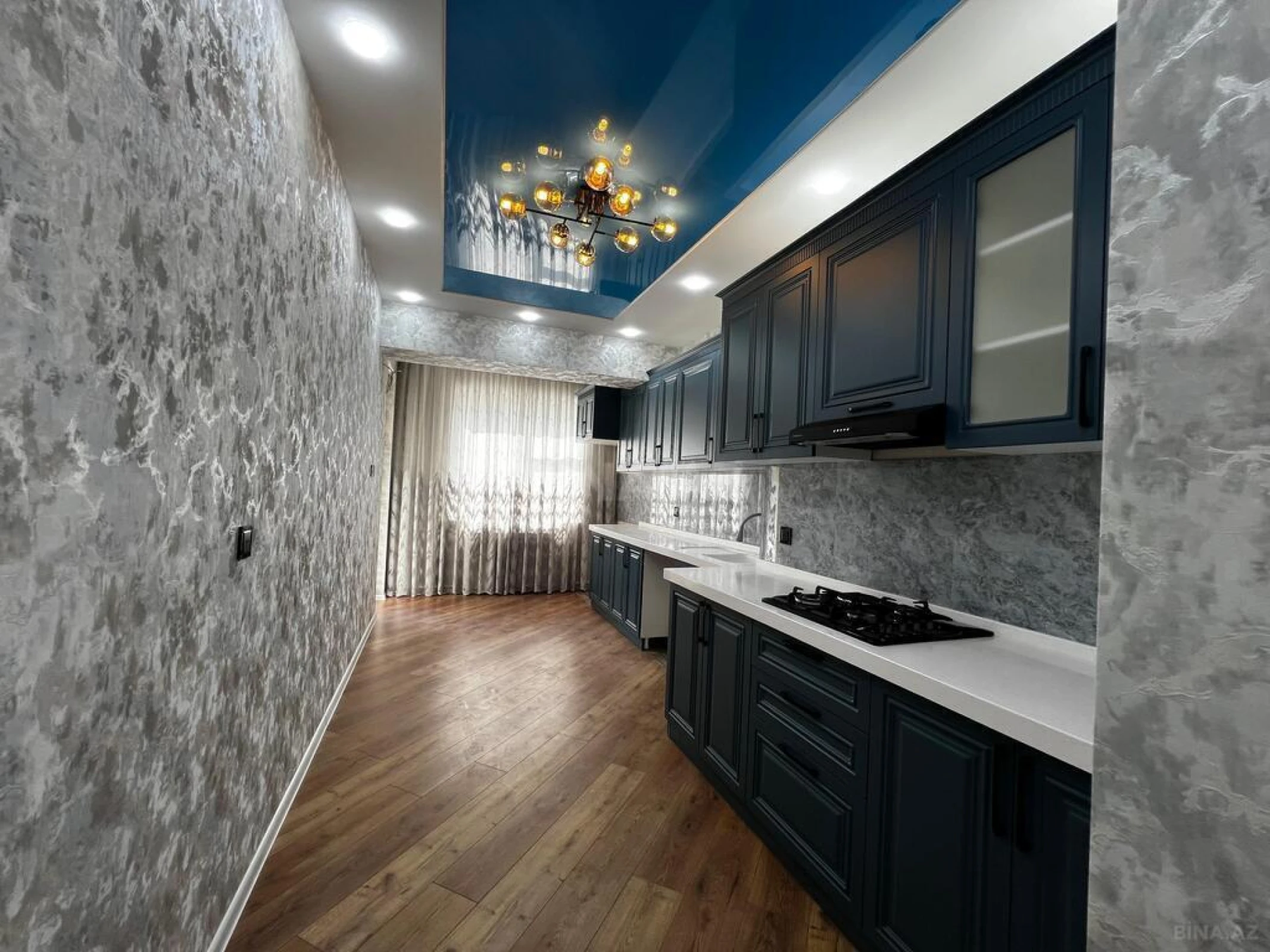 Satılır 4 otaqlı mənzil 156 m²