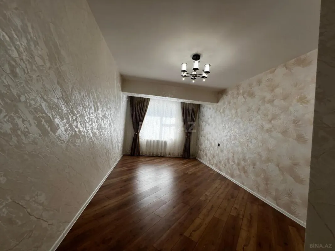 Satılır 4 otaqlı mənzil 156 m²