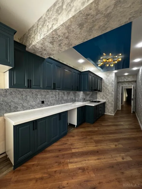 Satılır 4 otaqlı mənzil 156 m²