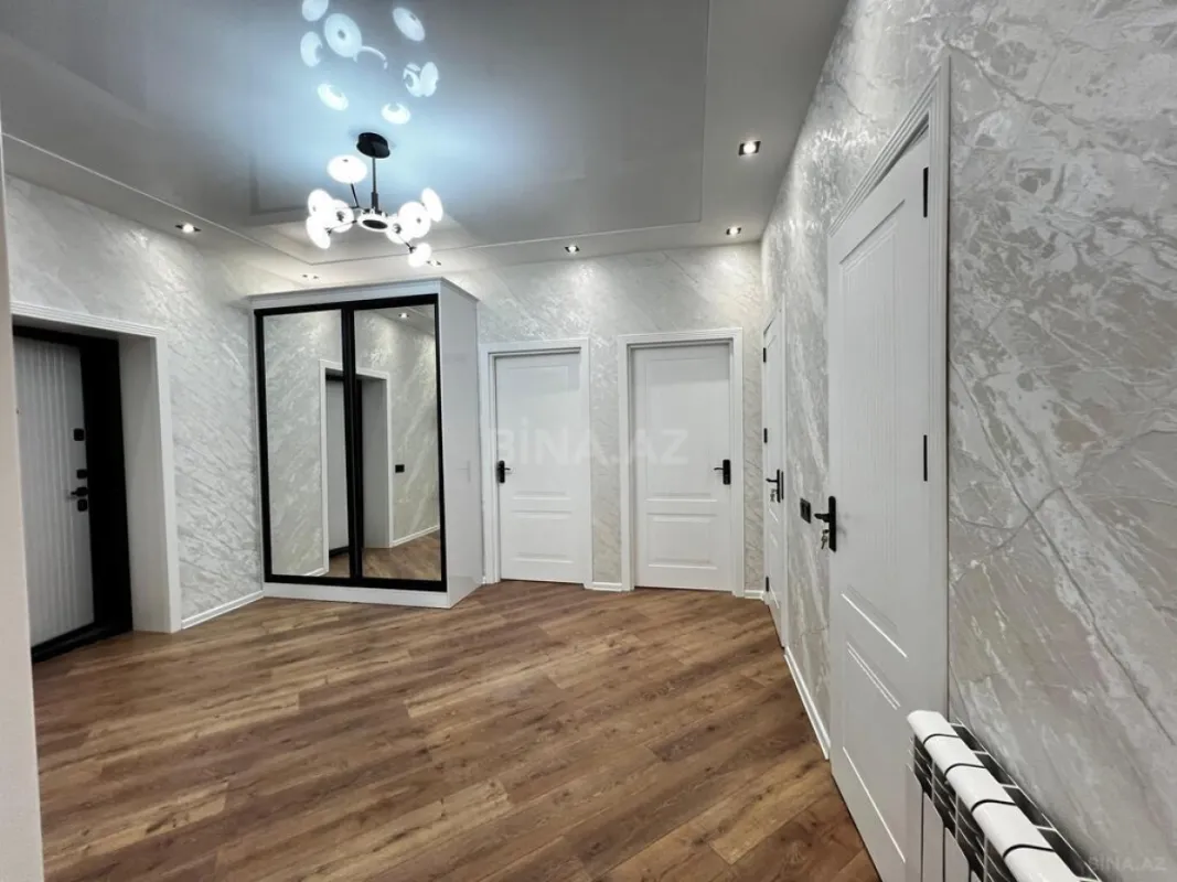 Satılır 4 otaqlı mənzil 156 m²