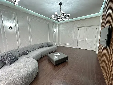 Kirayə verilir 2 otaqlı mənzil 95 m²