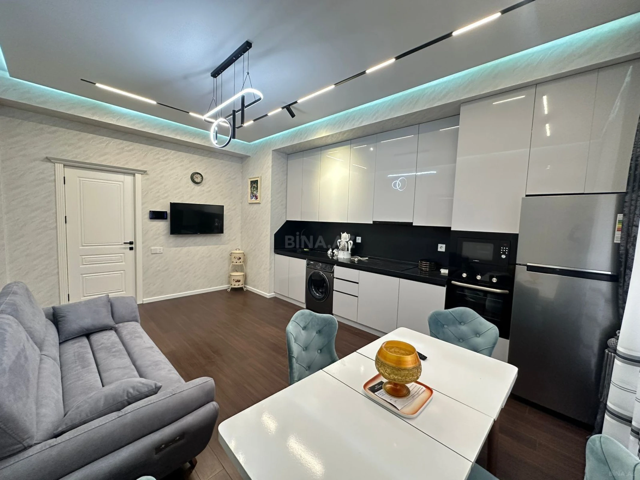 Kirayə verilir 2 otaqlı mənzil 95 m²