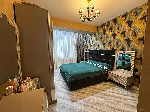 Satılır 4 otaqlı mənzil 128 m²