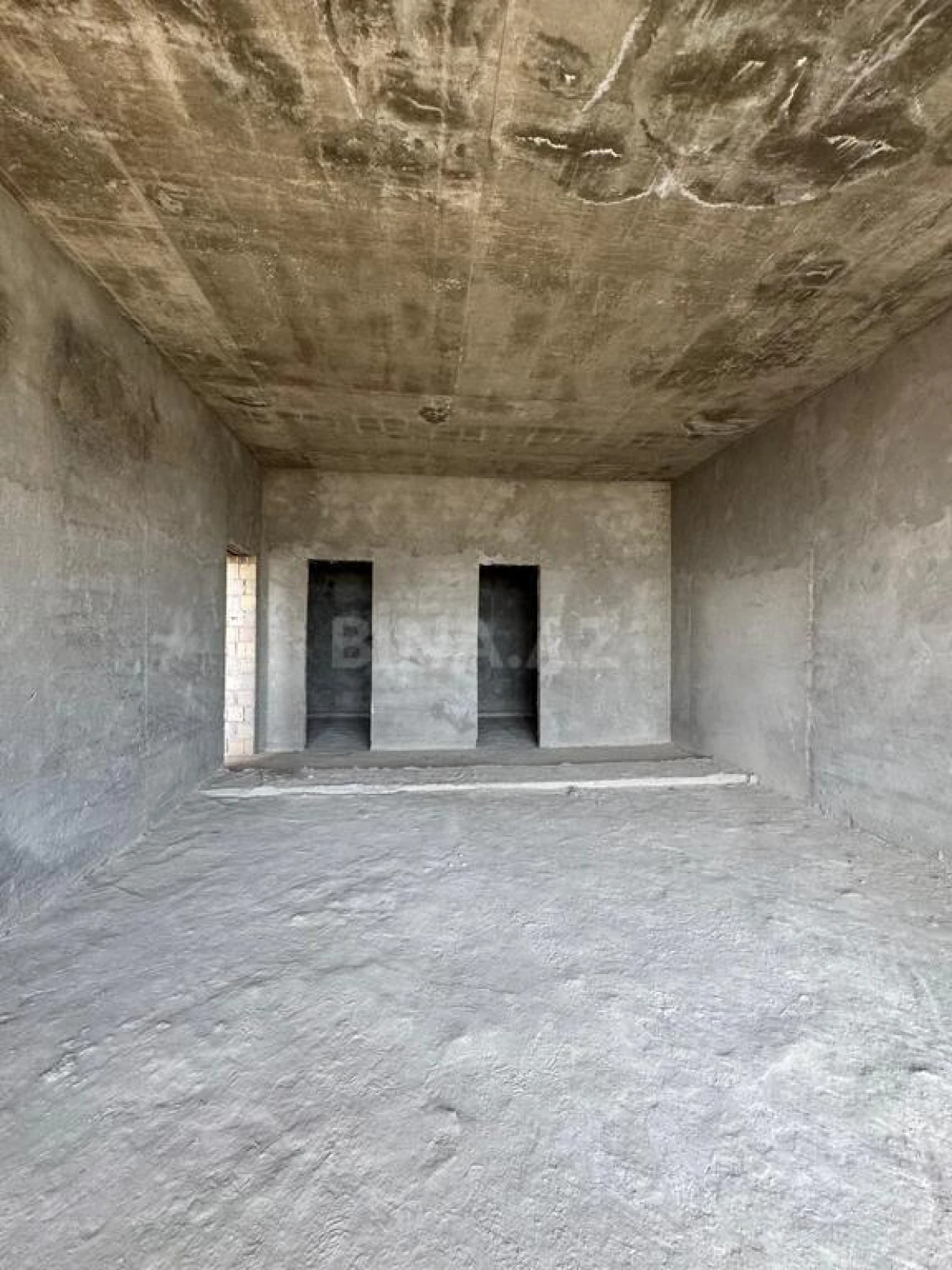 Satılır 8 otaqlı həyət evi 500 m²