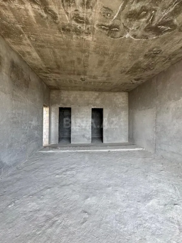 Satılır 8 otaqlı həyət evi 500 m²