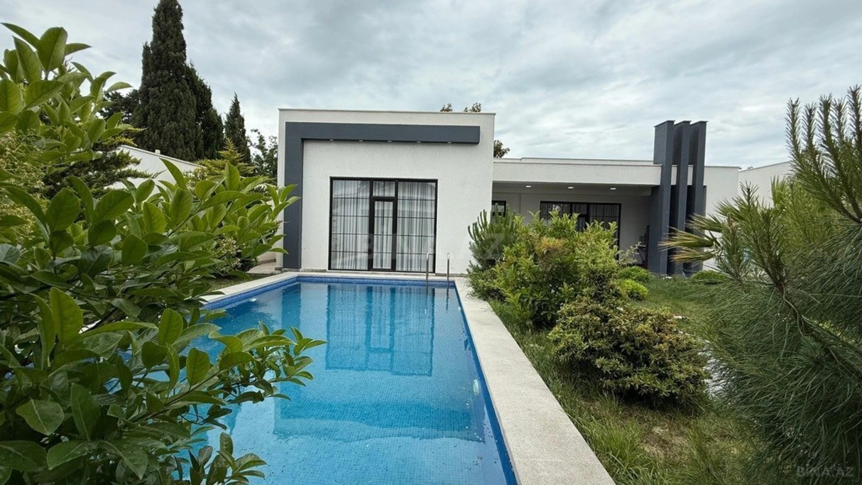Kirayə verilir 4 otaqlı həyət evi 250 m²