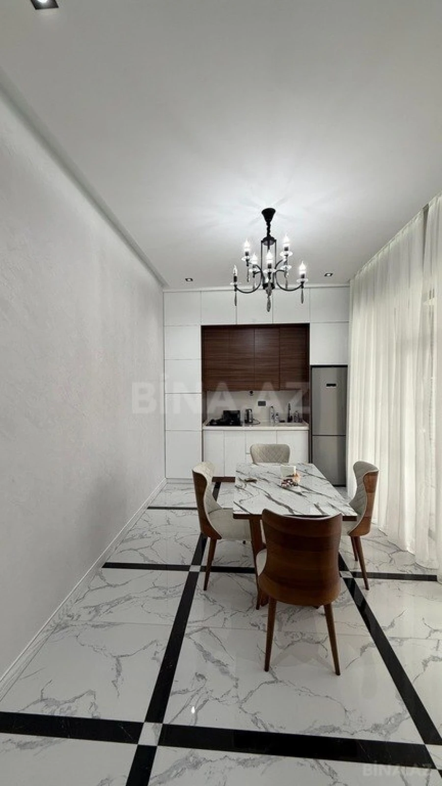 Kirayə verilir 4 otaqlı həyət evi 250 m²
