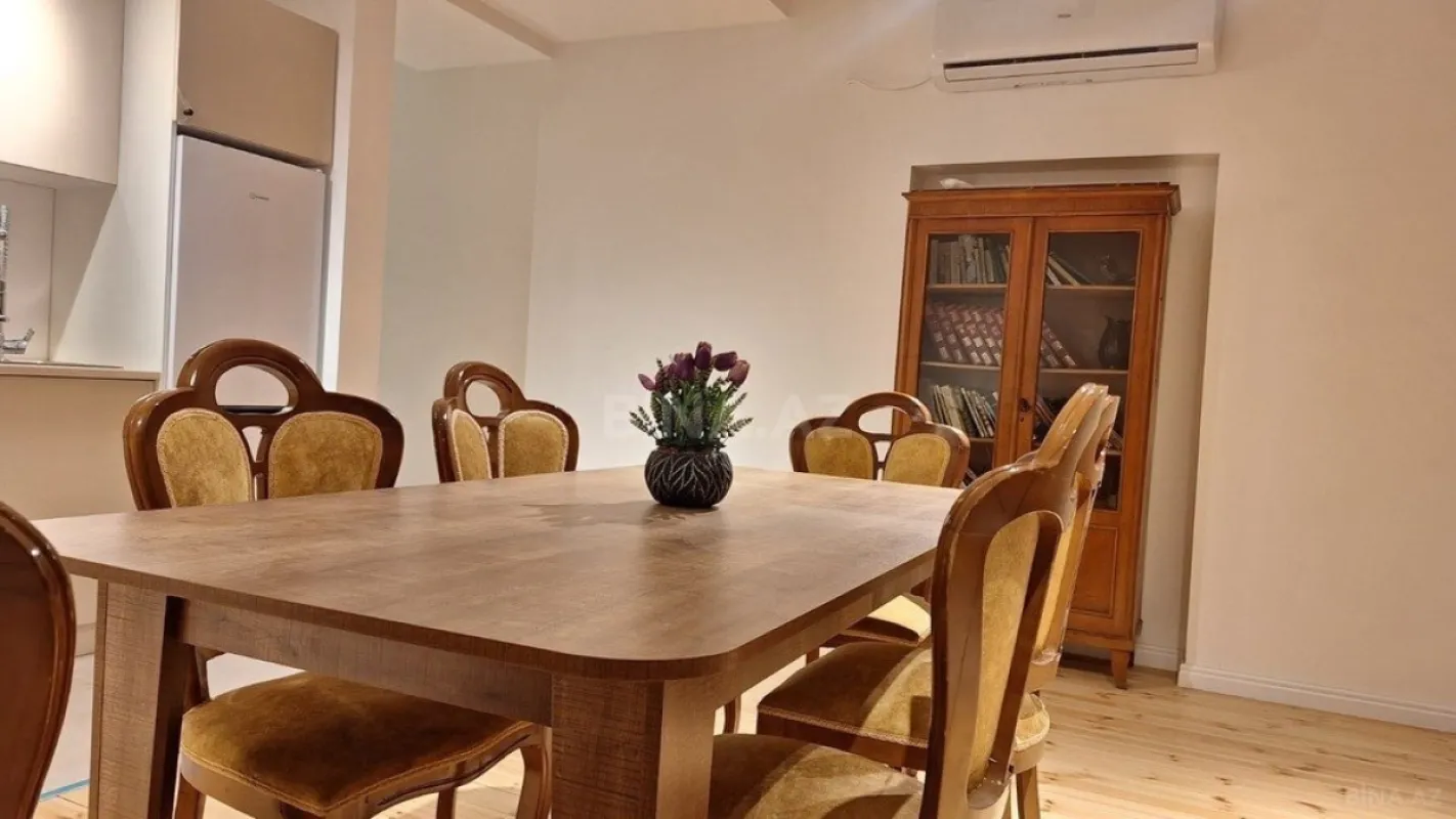 Kirayə verilir 4 otaqlı həyət evi 240 m²