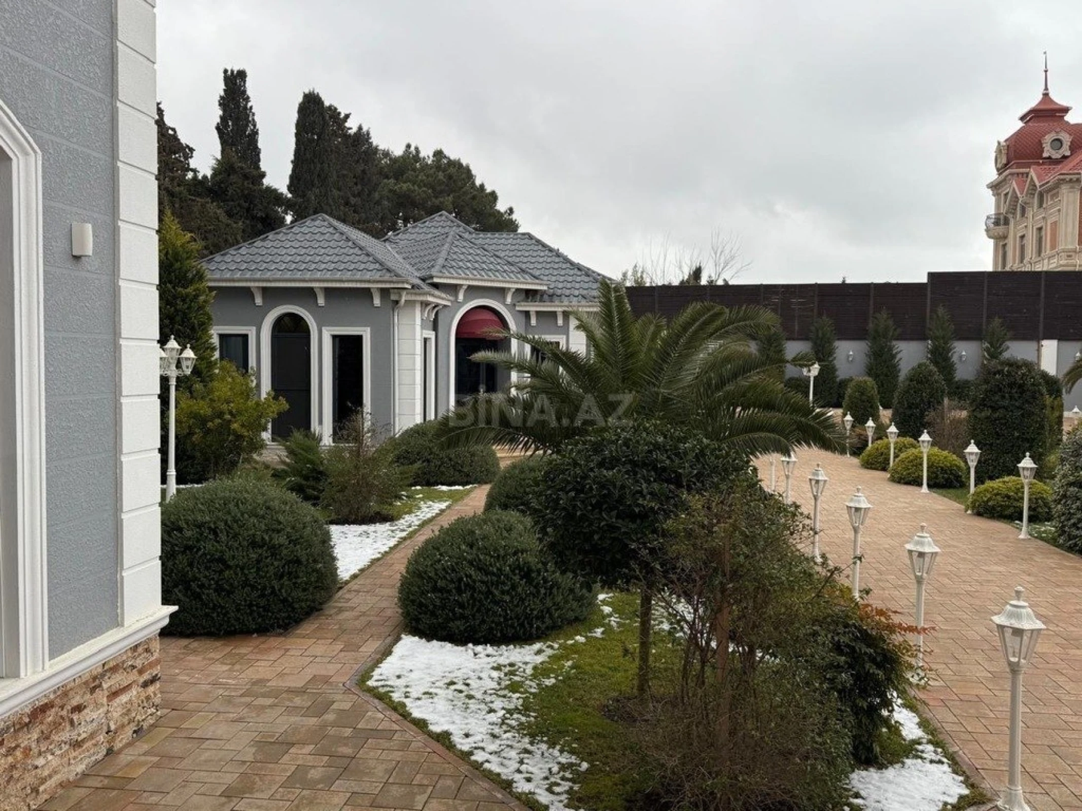 Kirayə verilir 6 otaqlı həyət evi 600 m²