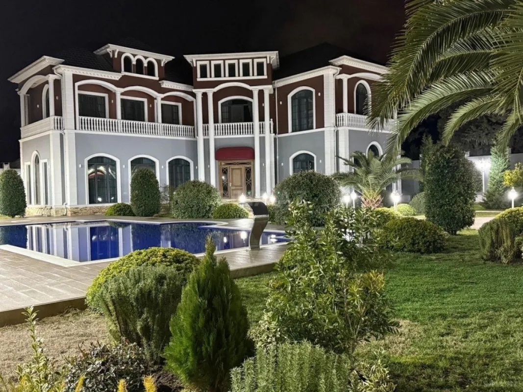 Kirayə verilir 6 otaqlı həyət evi 600 m²