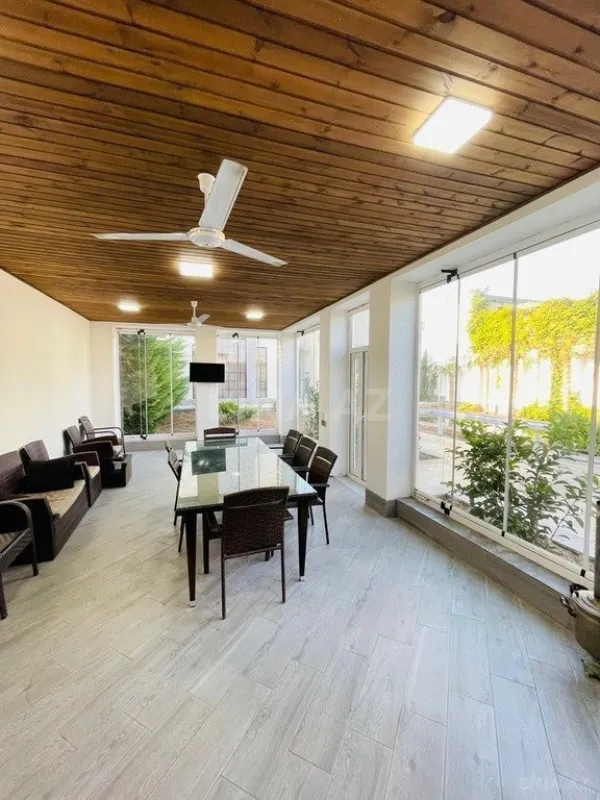 Kirayə verilir 5 otaqlı həyət evi 240 m²