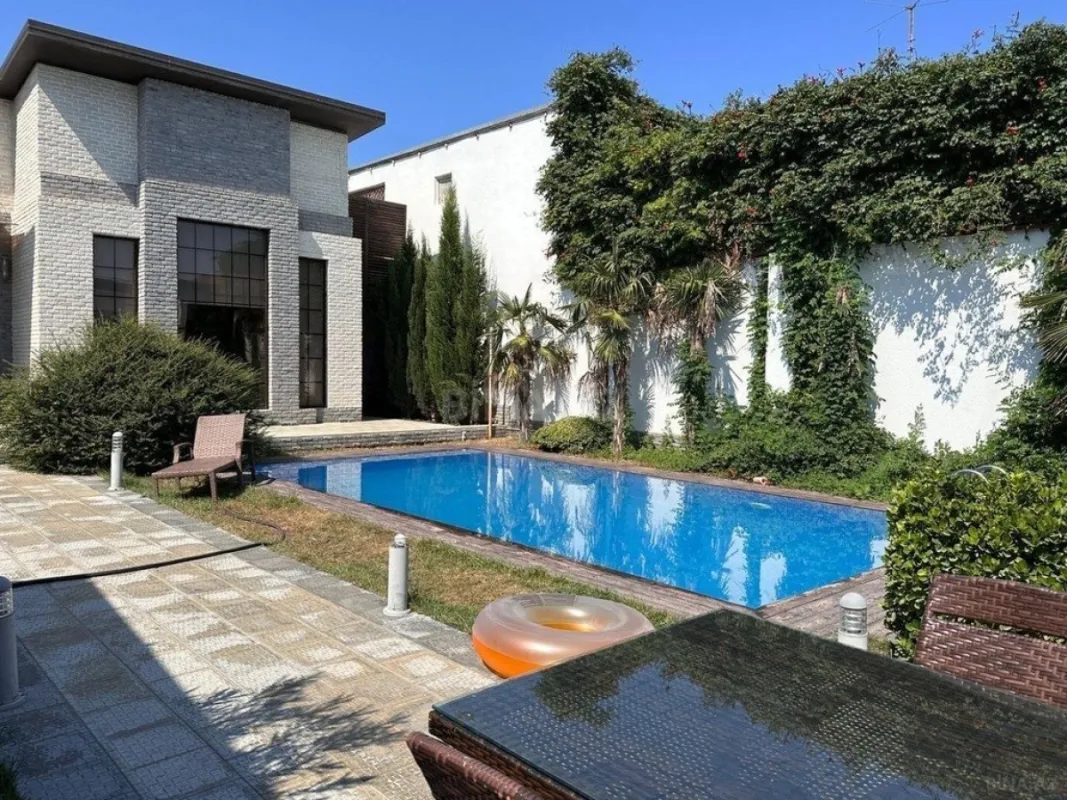 Kirayə verilir 5 otaqlı həyət evi 240 m²