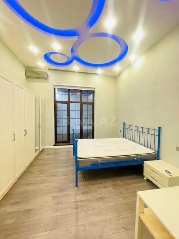 Kirayə verilir 5 otaqlı həyət evi 240 m²