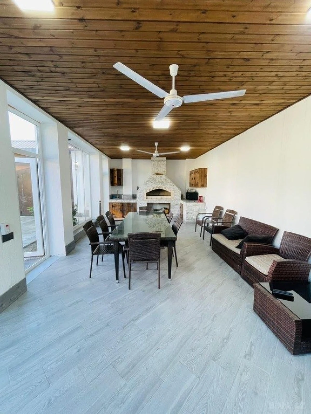 Kirayə verilir 5 otaqlı həyət evi 240 m²