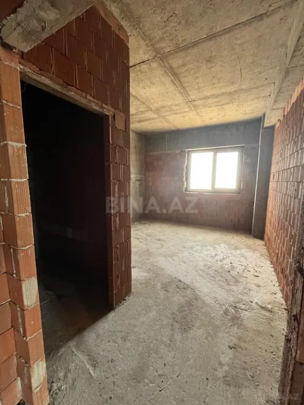 Satılır 3 otaqlı mənzil 157 m²