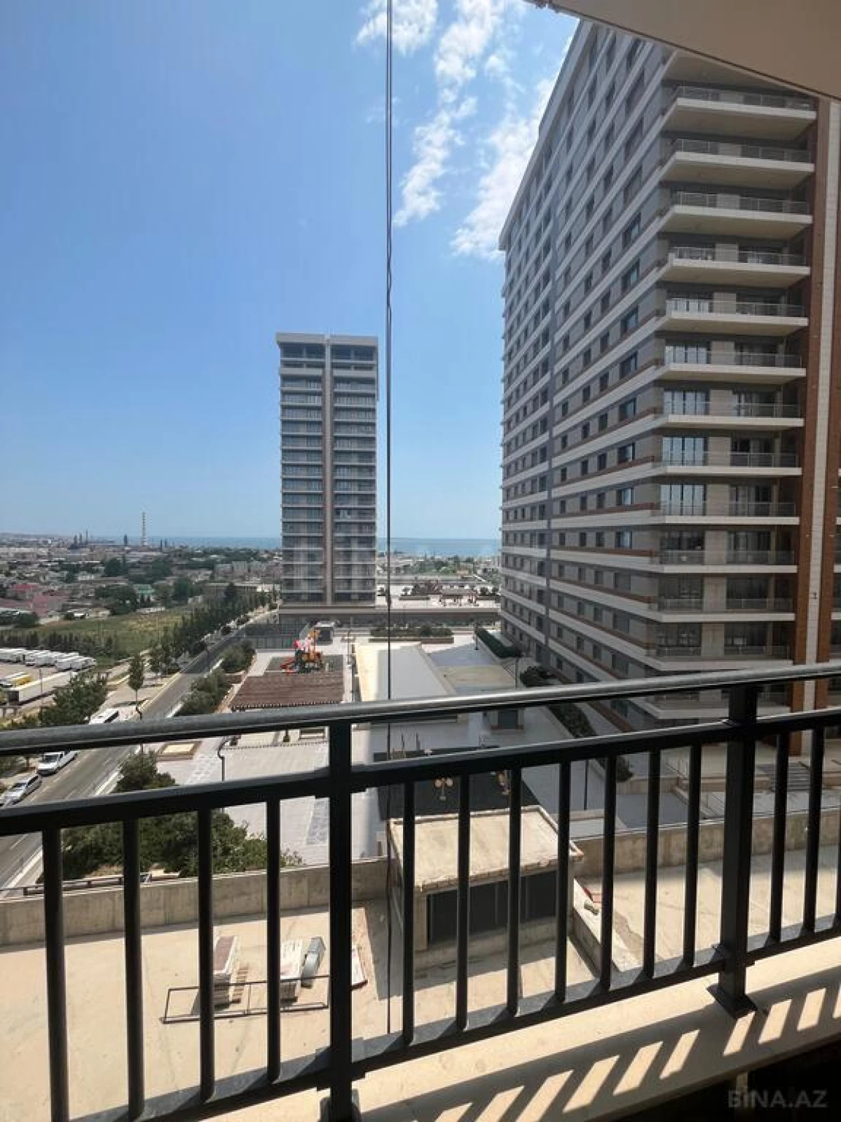 Satılır 3 otaqlı mənzil 157 m²