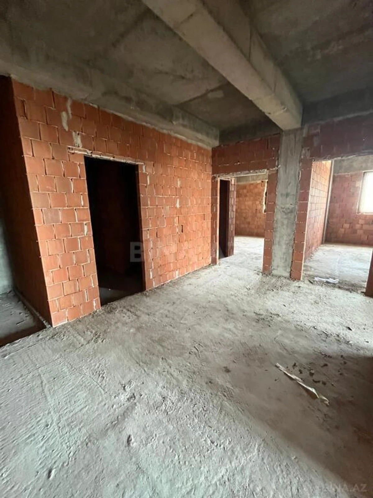 Satılır 3 otaqlı mənzil 157 m²