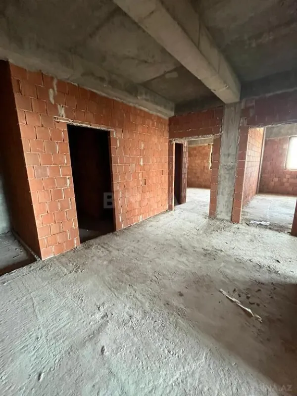 Satılır 3 otaqlı mənzil 157 m²