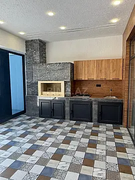 Satılır 4 otaqlı həyət evi 180 m²