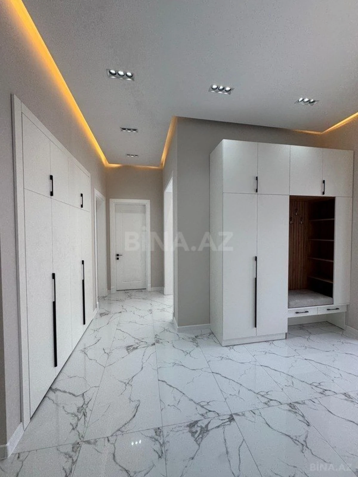 Satılır 4 otaqlı həyət evi 180 m²