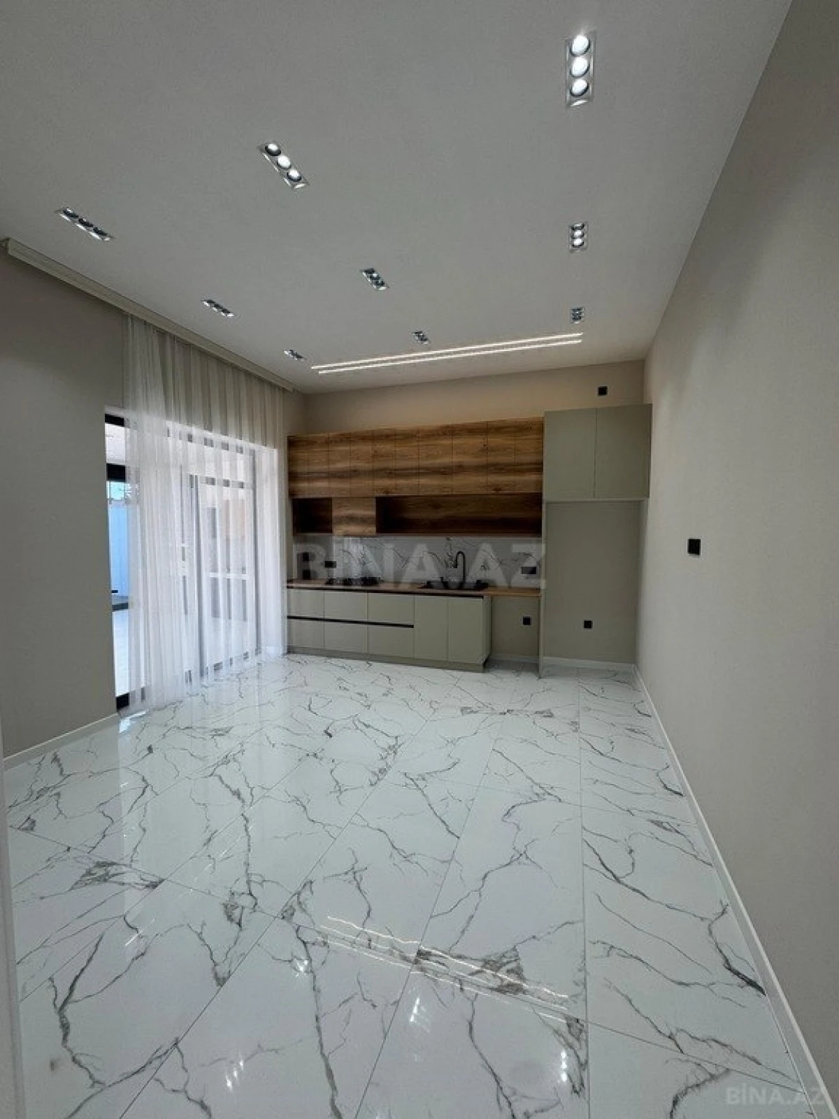 Satılır 4 otaqlı həyət evi 180 m²