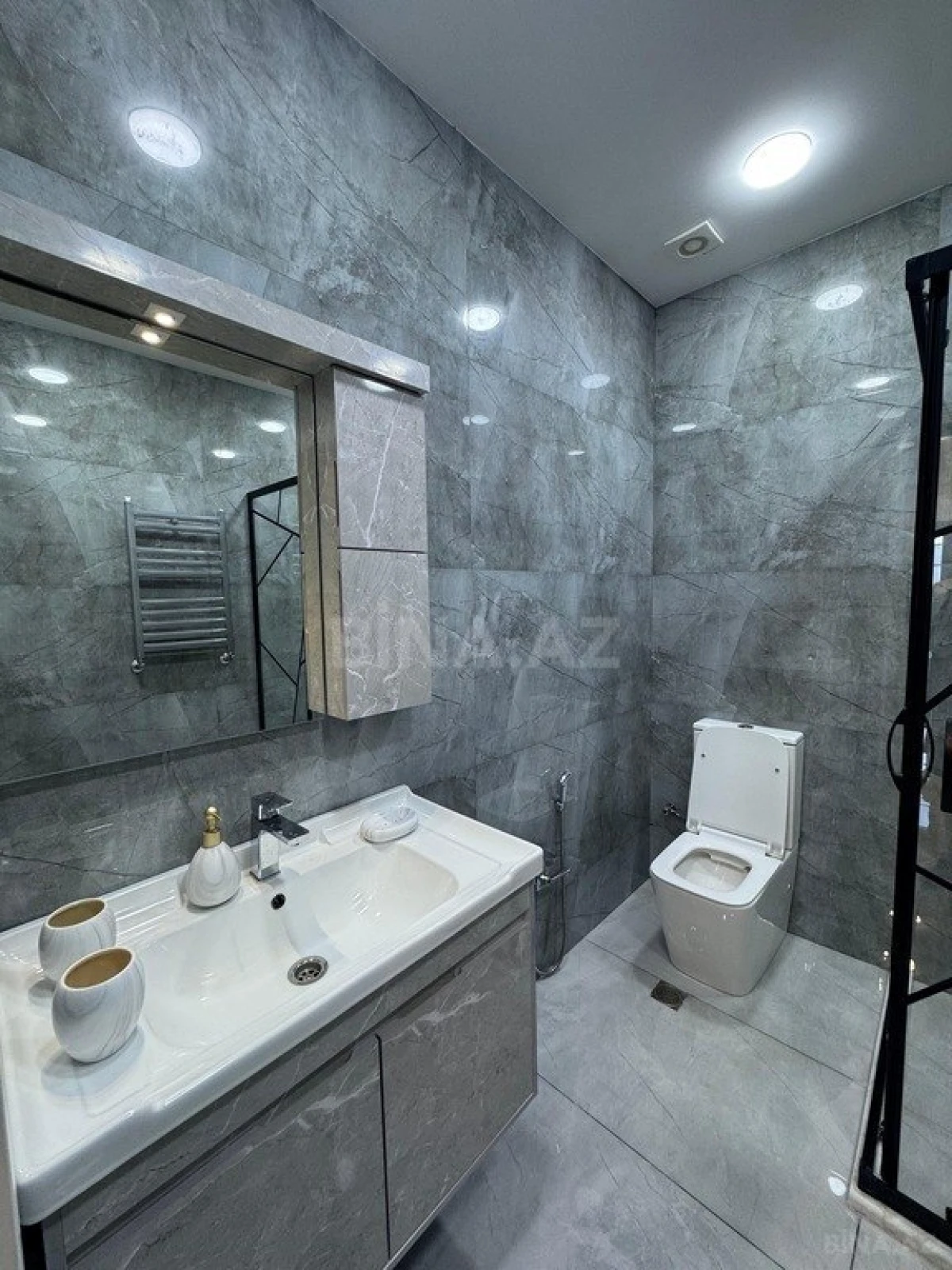 Satılır 4 otaqlı həyət evi 180 m²