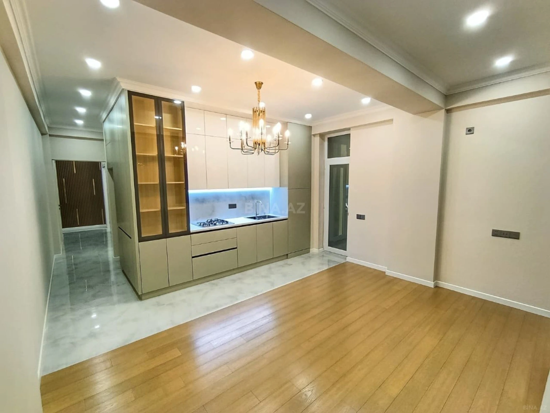Satılır 3 otaqlı mənzil 92 m²