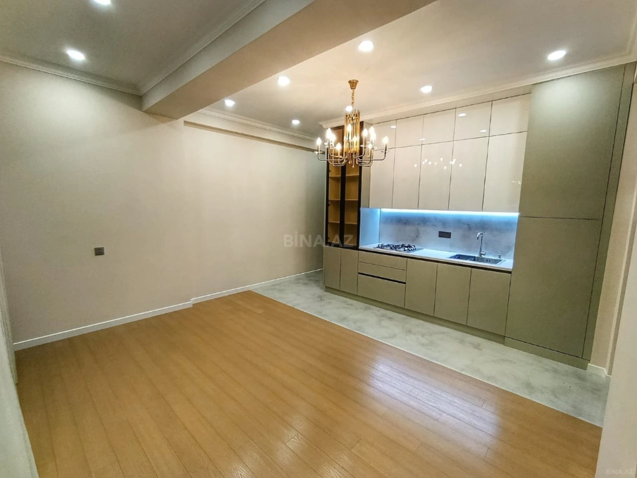 Satılır 3 otaqlı mənzil 92 m²