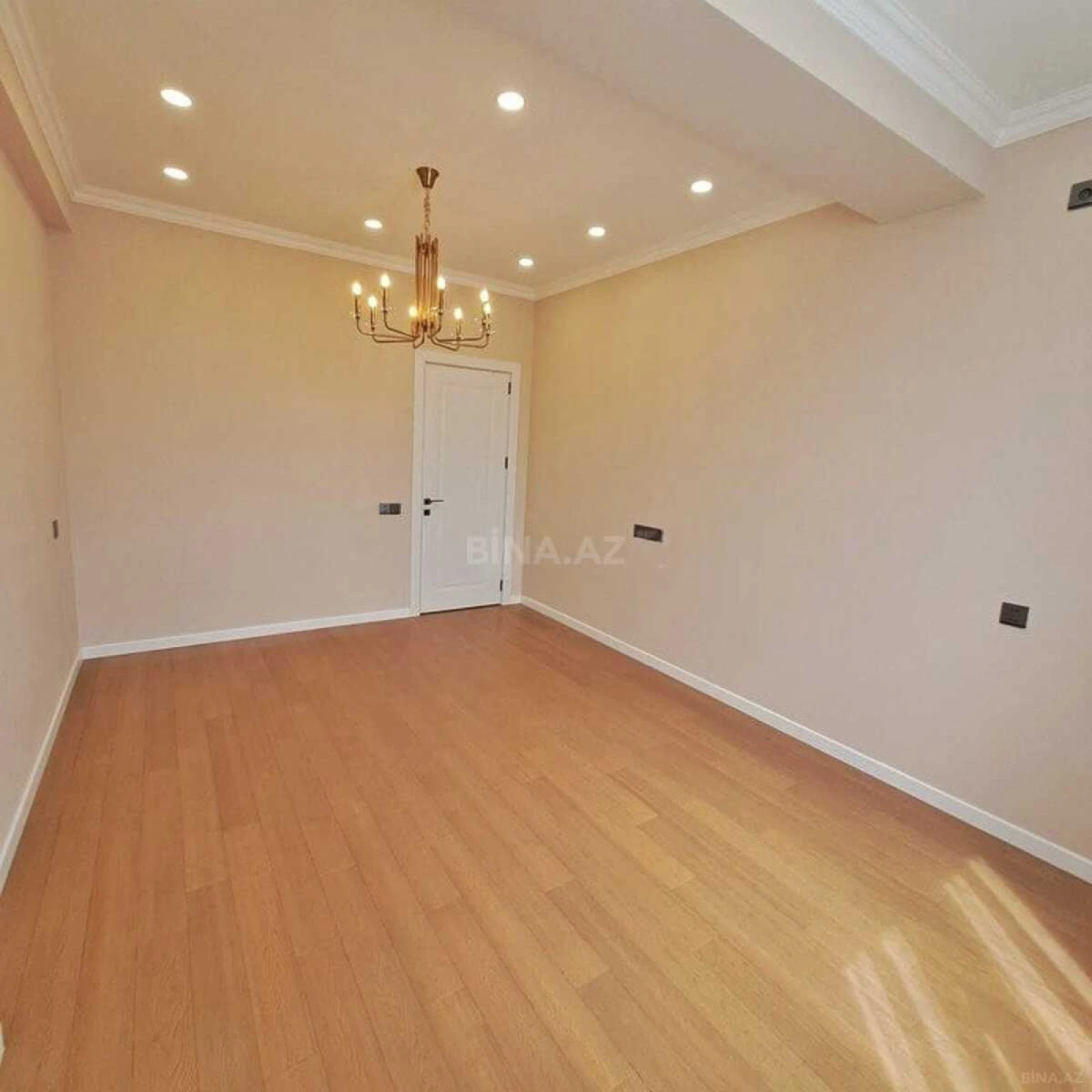 Satılır 3 otaqlı mənzil 92 m²