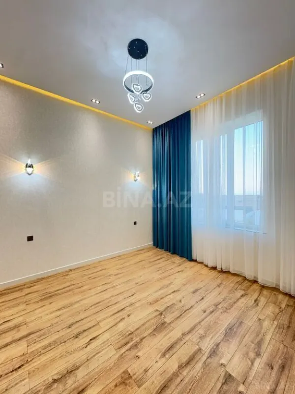 Satılır 6 otaqlı həyət evi 300 m²