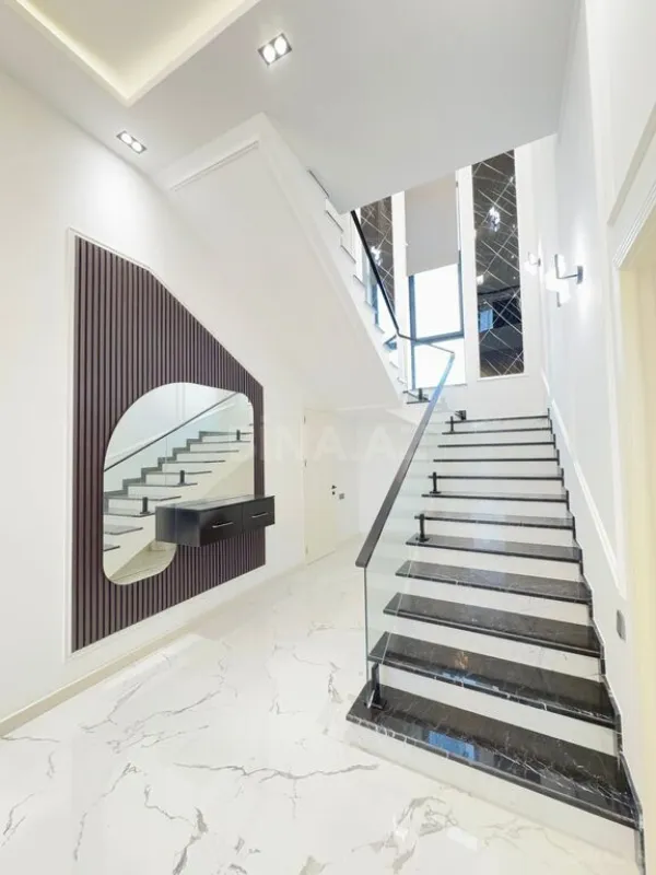 Satılır 6 otaqlı həyət evi 300 m²