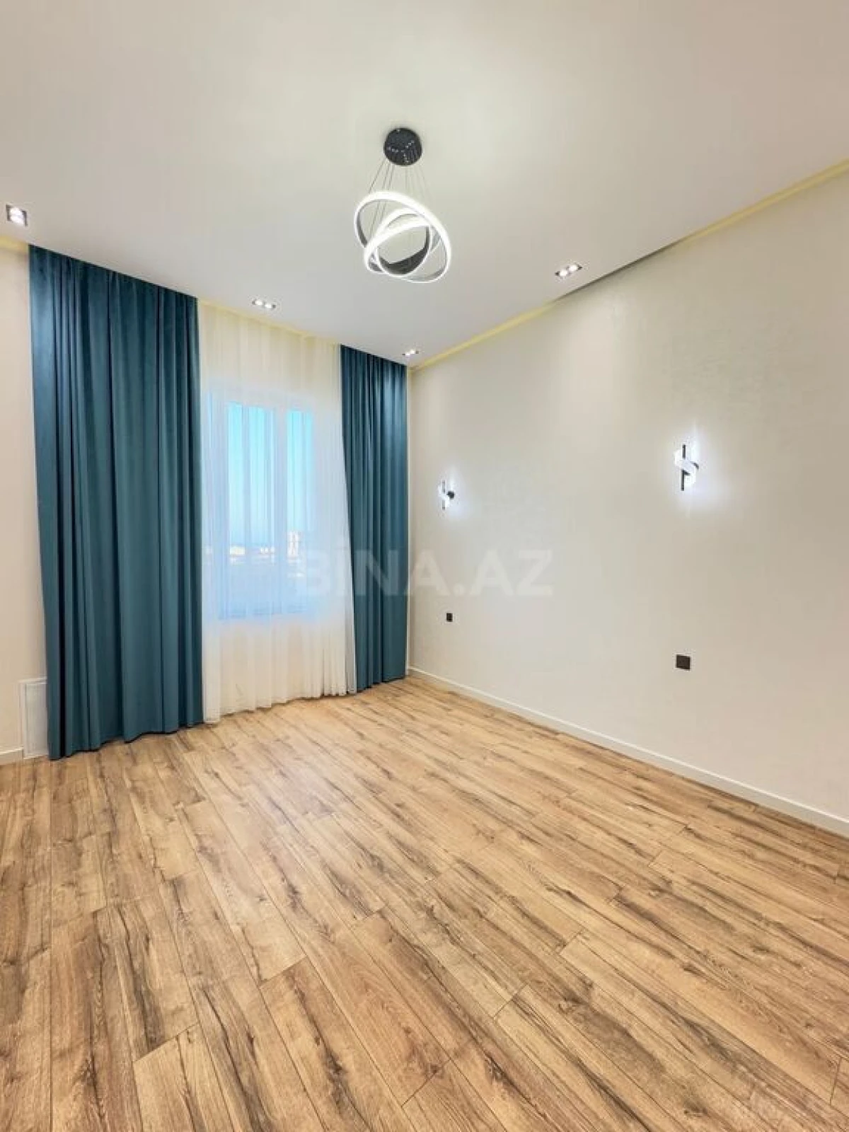 Satılır 6 otaqlı həyət evi 300 m²