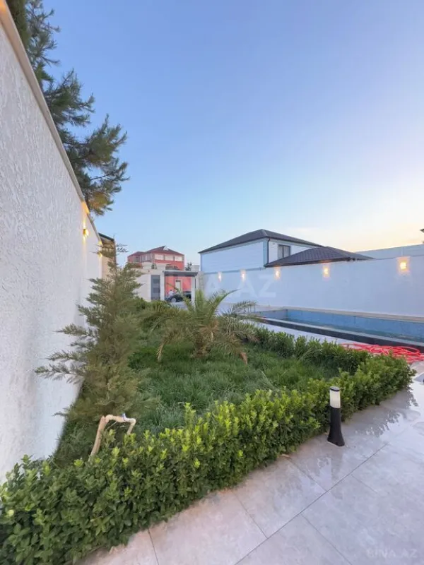 Satılır 6 otaqlı həyət evi 300 m²