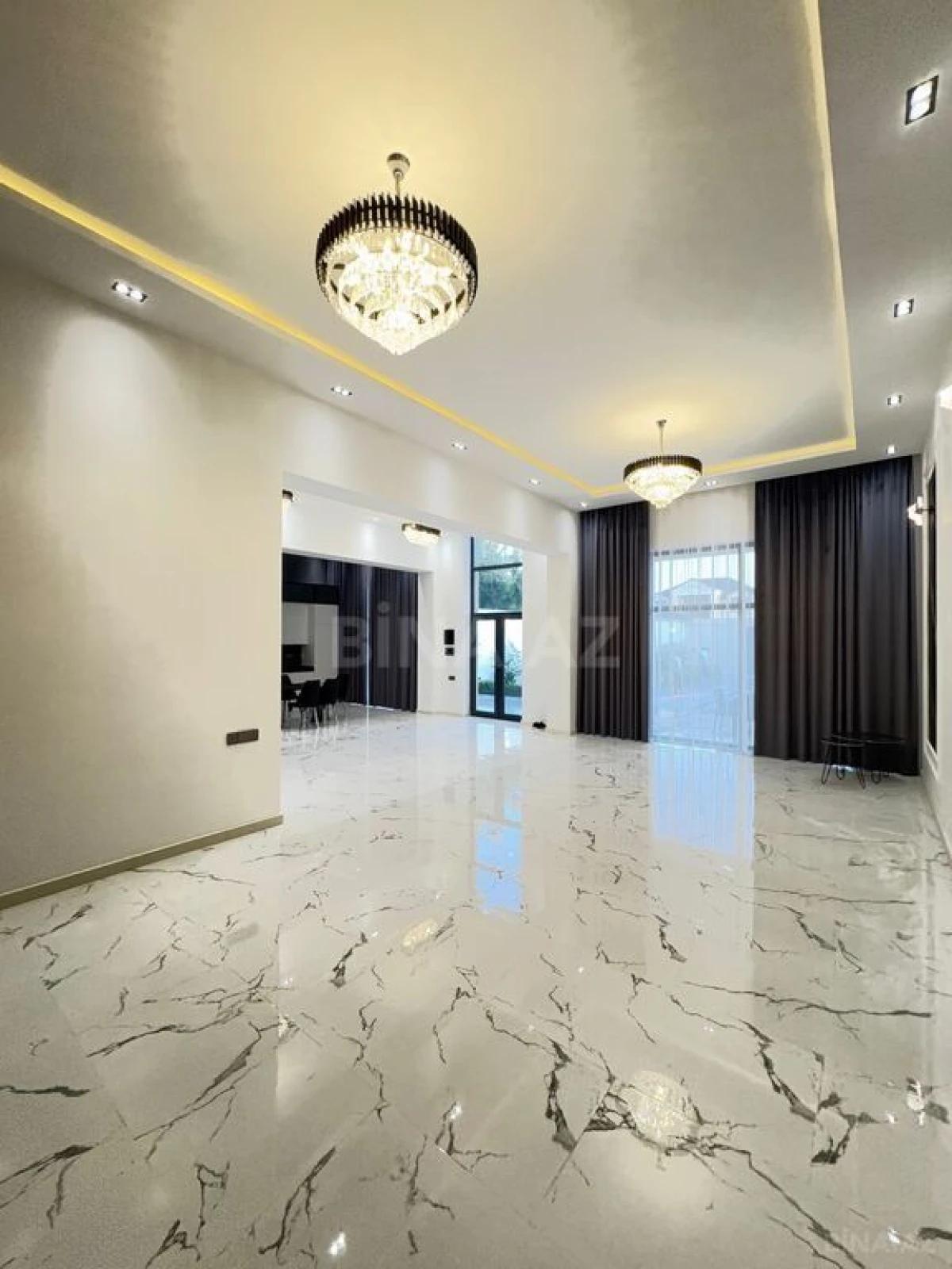 Satılır 6 otaqlı həyət evi 300 m²