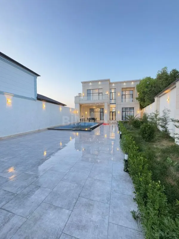 Satılır 6 otaqlı həyət evi 300 m²
