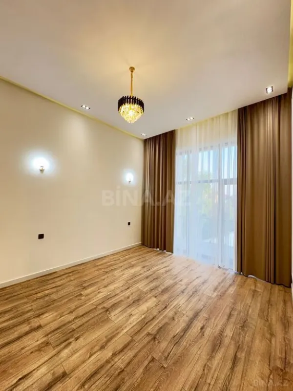 Satılır 6 otaqlı həyət evi 300 m²