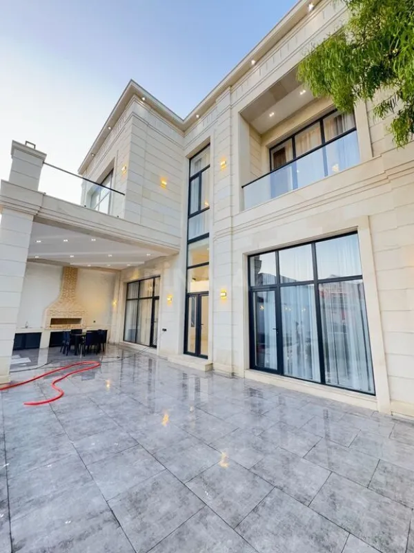 Satılır 6 otaqlı həyət evi 300 m²