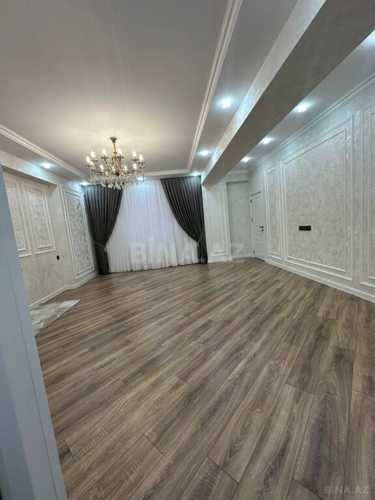 Satılır 3 otaqlı mənzil 93 m²