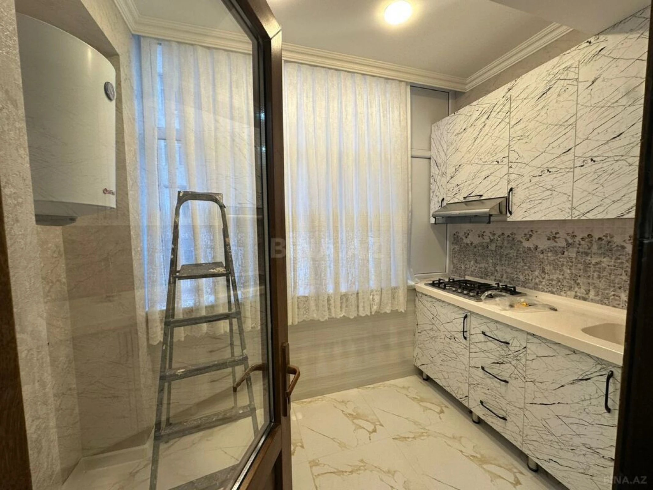 Satılır 3 otaqlı mənzil 93 m²