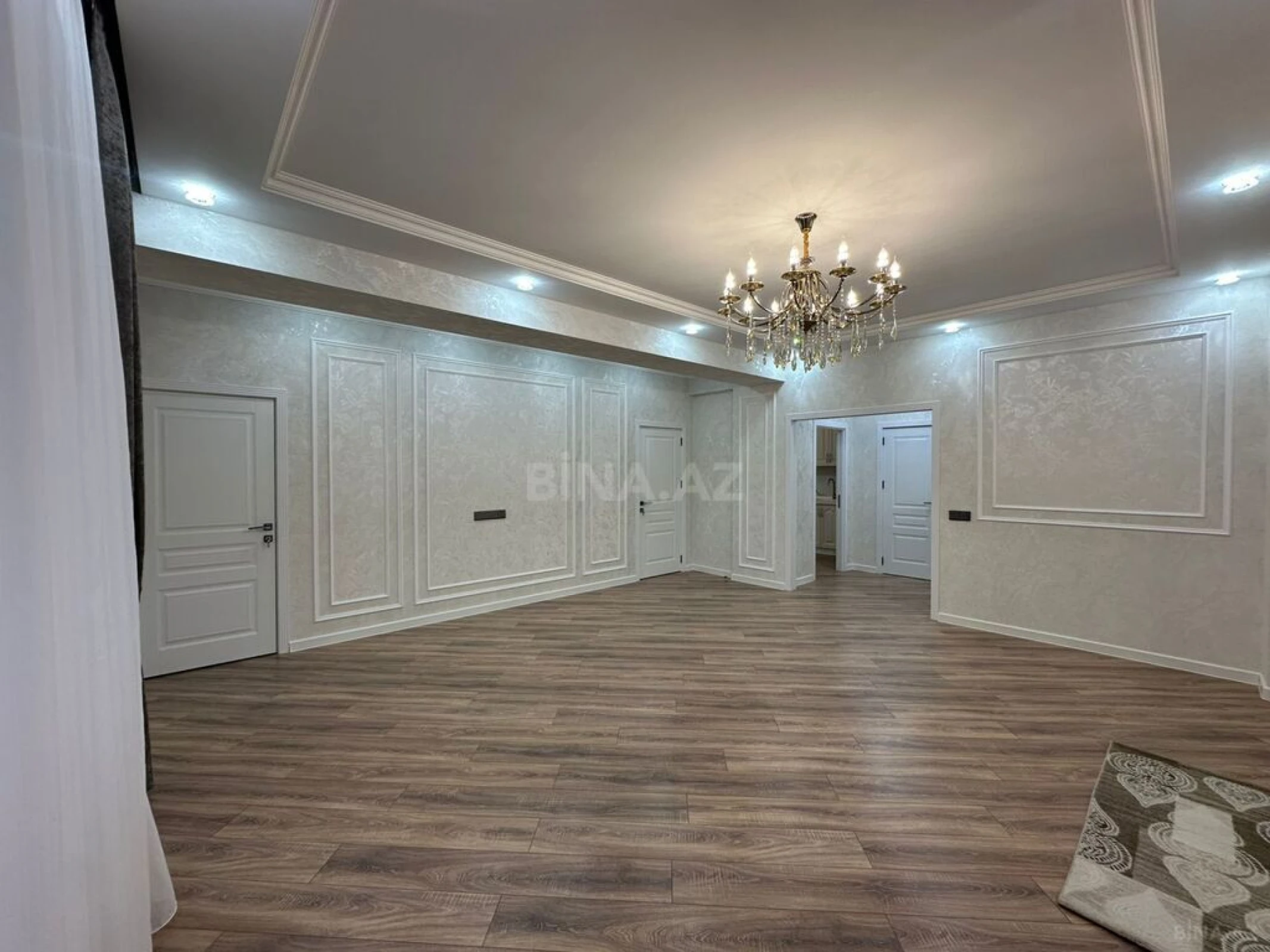 Satılır 3 otaqlı mənzil 93 m²