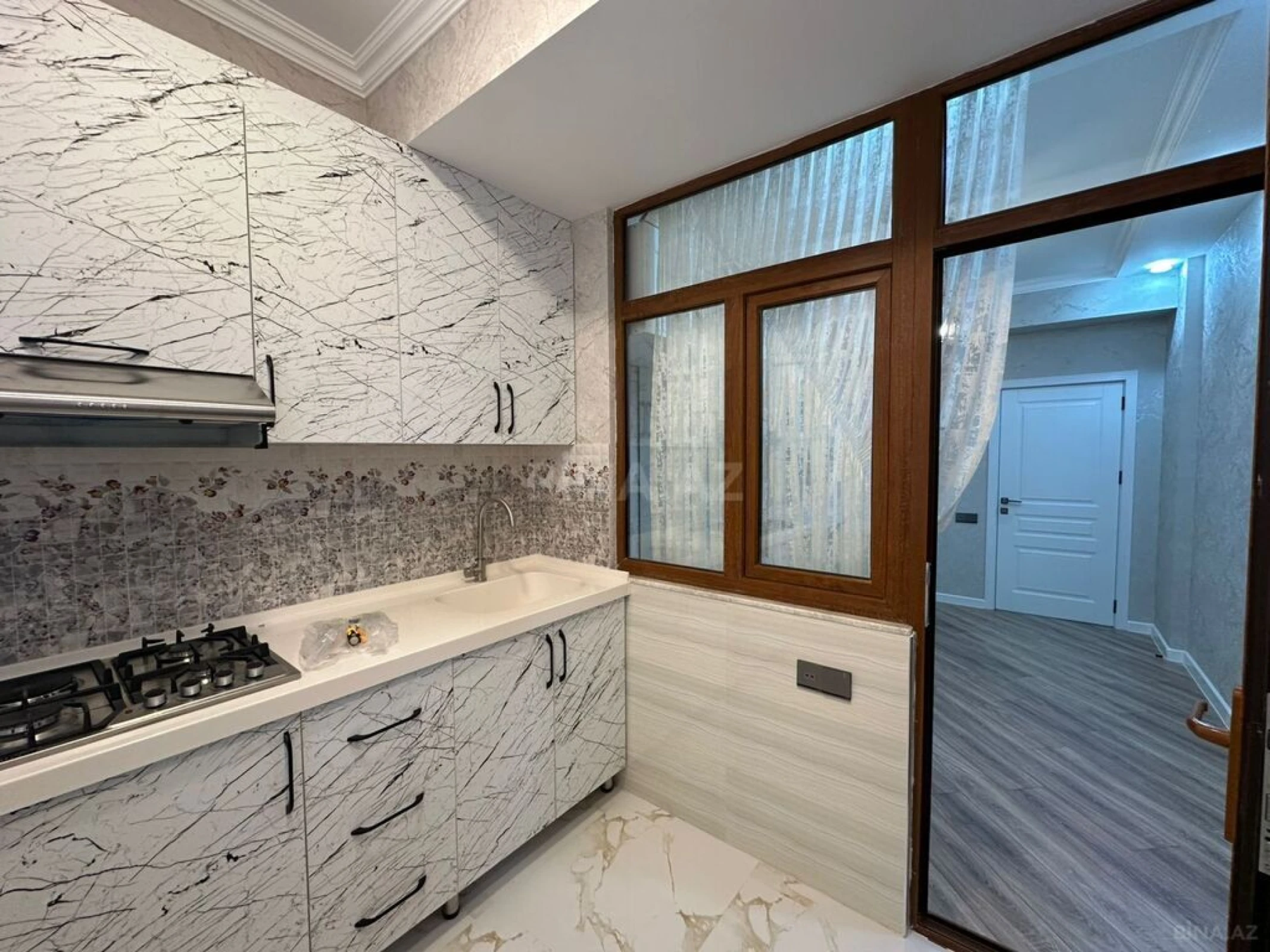 Satılır 3 otaqlı mənzil 93 m²