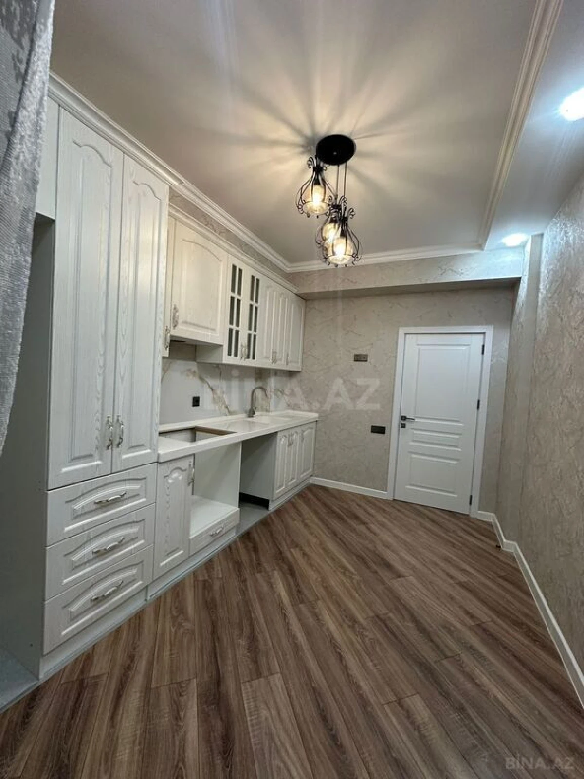 Satılır 3 otaqlı mənzil 93 m²