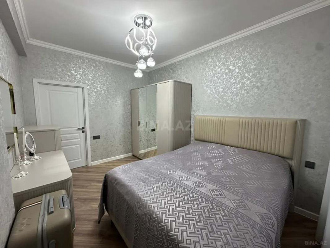 Satılır 3 otaqlı mənzil 93 m²