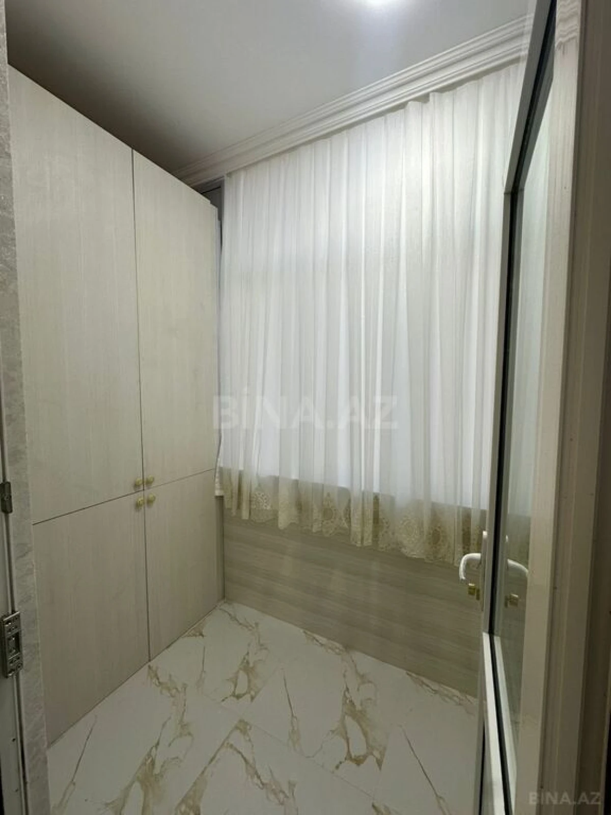 Satılır 3 otaqlı mənzil 93 m²