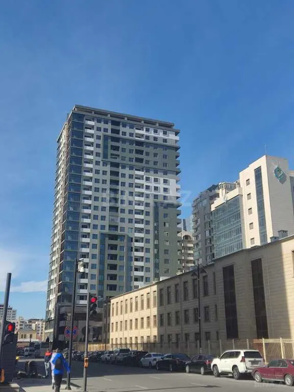 Satılır 2 otaqlı mənzil 76 m²