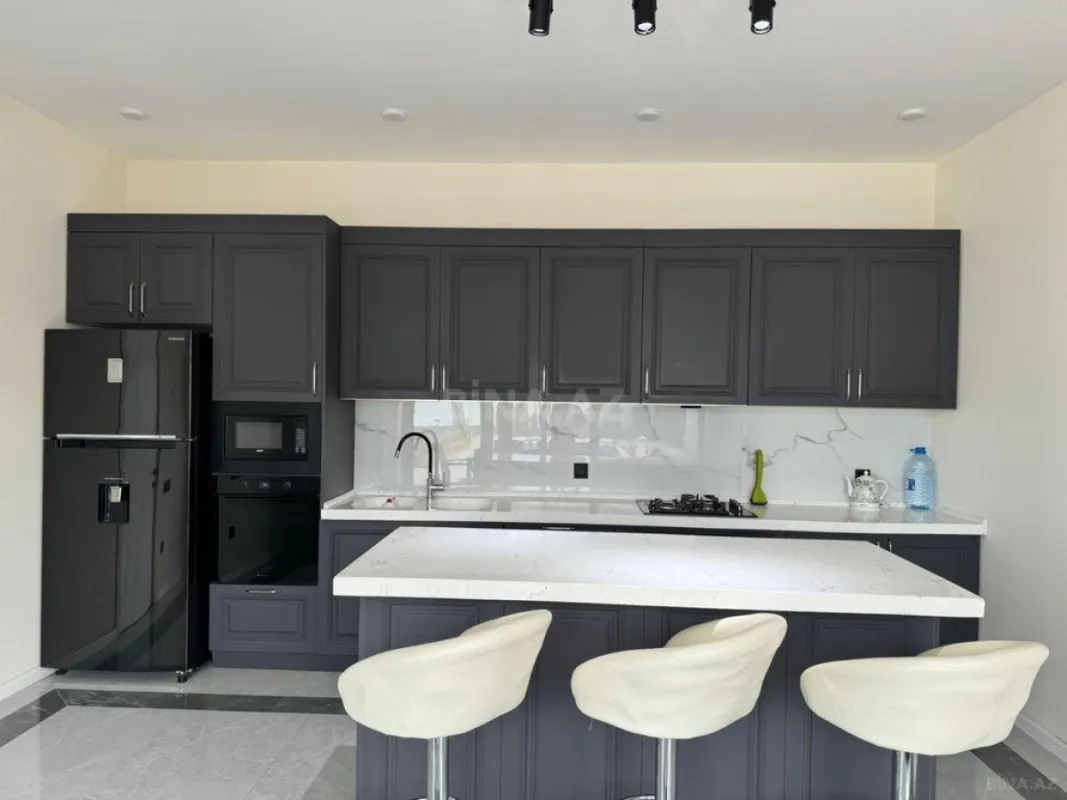 Kirayə verilir 5 otaqlı həyət evi 300 m²