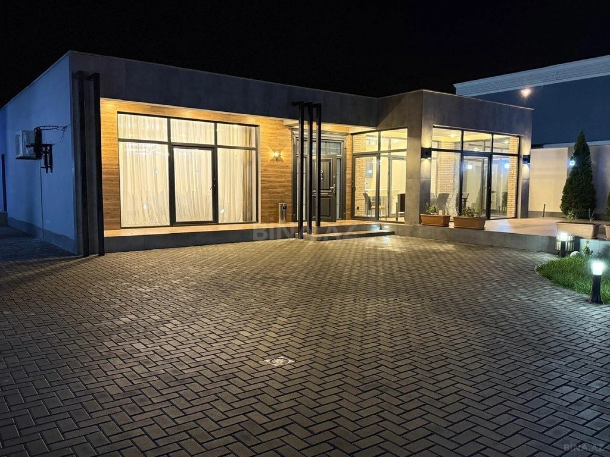 Kirayə verilir 5 otaqlı həyət evi 300 m²