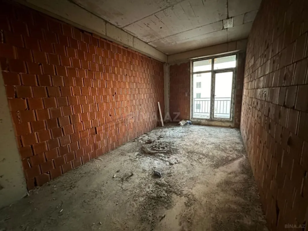 Satılır 2 otaqlı mənzil 106 m²